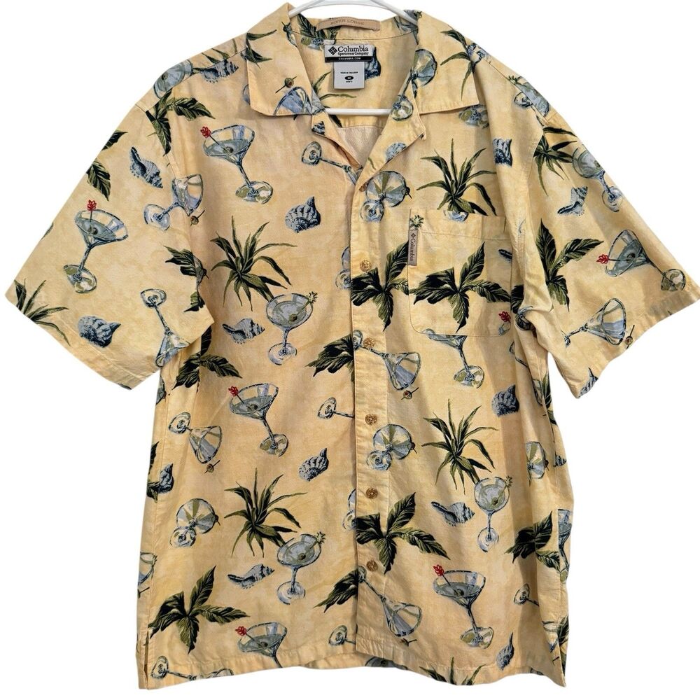 Columbia Mens Shirt MEDIUM Yellow River Lodge Tropical Palm Short Sleeve Martini